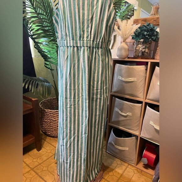 Green & White Striped Sleeveless Maxi Dress With Elastic Waist & Square Neckline - Picture 9 of 14